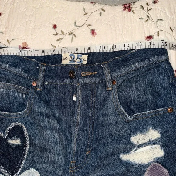 Free People We The Free Piece Of My Heart Jeans Heart Patch Wide Leg HighRise - Picture 10 of 14